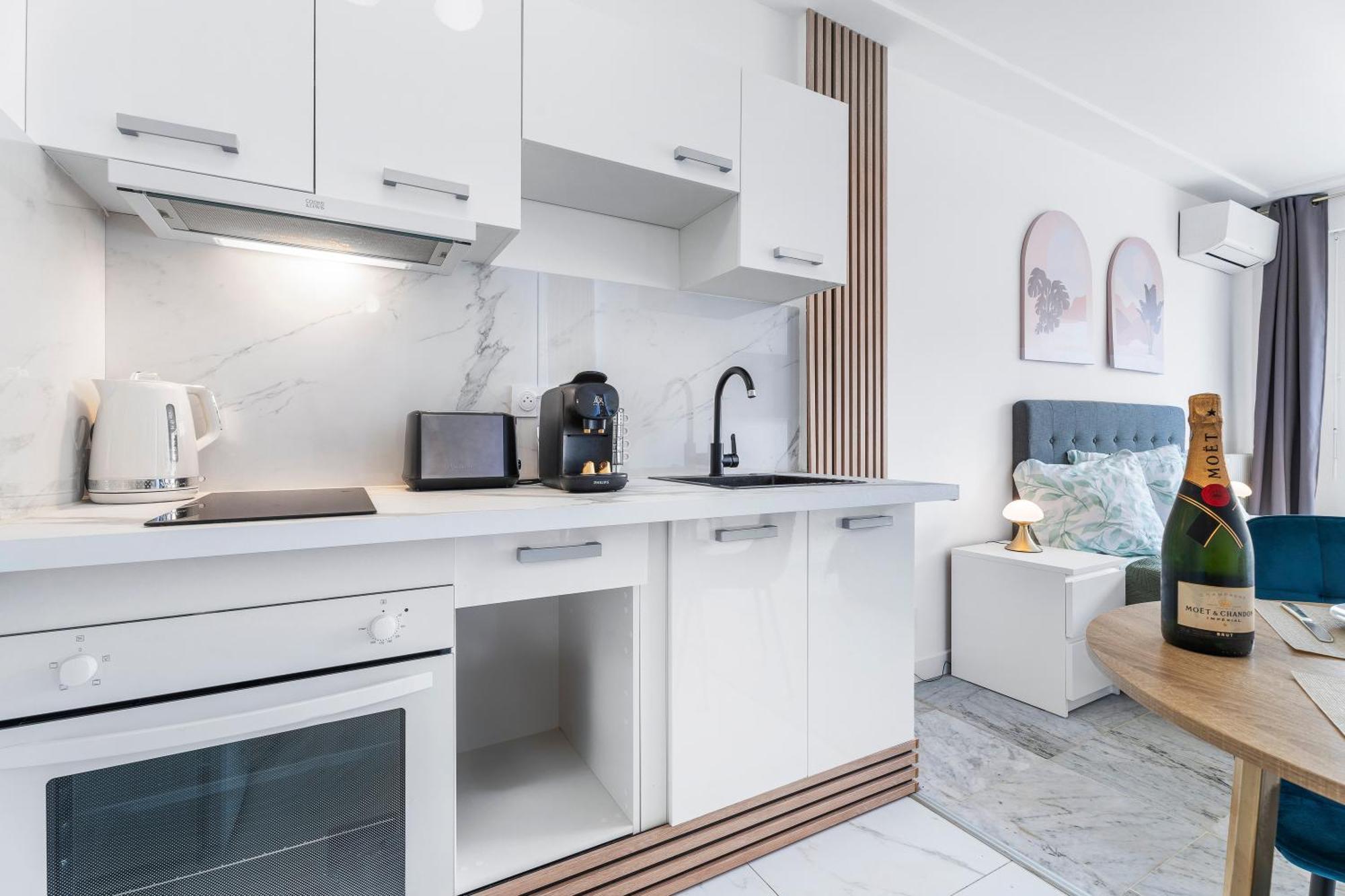 Appartement Elegant Avec Terrasse Proche Tramway